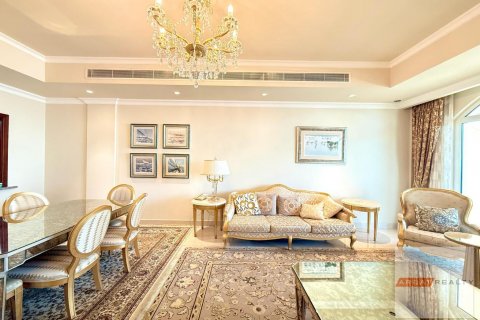 Apartment in Palm Jumeirah, Dubai, UAE 2 bedrooms, 164 sq.m. № 600400 - photo 5
