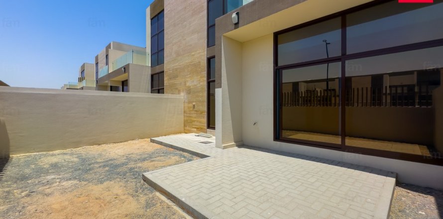 Radový dom v Dubai, SAE 4 spálne, 191.8 m2 č. 548115