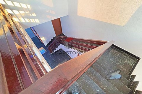 Villa in Al Khalidiya, Abu Dhabi, UAE 4 bedrooms, 455 sq.m. № 604575 - photo 15