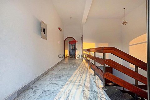 Villa in Al Khalidiya, Abu Dhabi, UAE 4 bedrooms, 455 sq.m. № 604575 - photo 23
