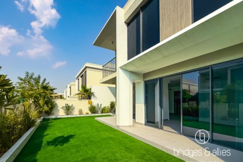 Villa in Dubai, UAE 4 bedrooms, 378.3 sq.m. № 628913 - photo 20