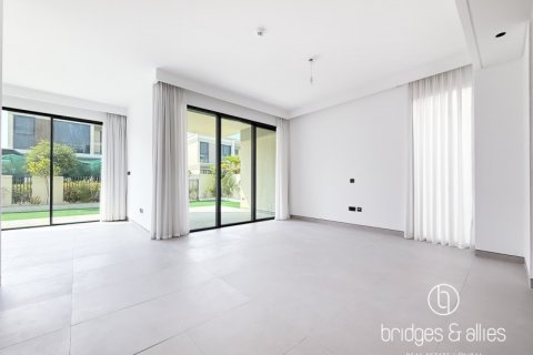 Villa in Dubai, UAE 4 bedrooms, 378.3 sq.m. № 628913 - photo 3