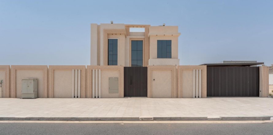Vilë në Al Aweer, Dubai, Emiratet e Bashkuara Arabe 5 dhoma gjumi, 1138 m2. № 619785