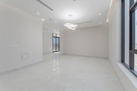 Vilë në Al Aweer, Dubai, Emiratet e Bashkuara Arabe 5 dhoma gjumi, 1138 m2. № 619785 - Foto 9