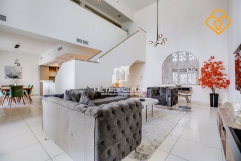 Διαμέρισμα σε Downtown Dubai (Downtown Burj Dubai), Dubai, ΗΑΕ 2 υπνοδωμάτια, 182 τ.μ. Αρ. 593018 - φωτογραφία 2