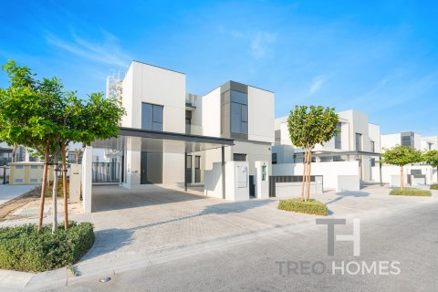 Vilë në Al Furjan, Dubai, Emiratet e Bashkuara Arabe 4 dhoma gjumi, 519 m2. № 586578 - Foto 1