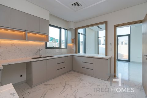 Vilë në Al Furjan, Dubai, Emiratet e Bashkuara Arabe 4 dhoma gjumi, 519 m2. № 586578 - Foto 7