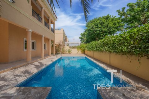 Villa in The Villa, Dubai, UAE 5 bedrooms, 557 sq.m. № 586617 - photo 1