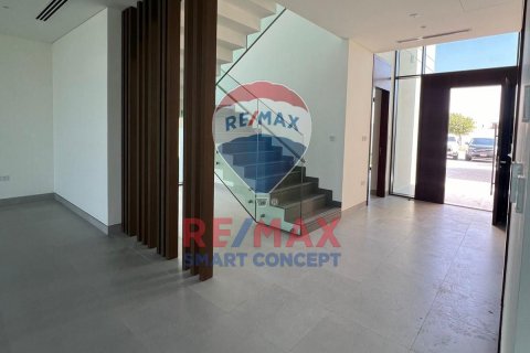 Vilë në Abu Dhabi, Emiratet e Bashkuara Arabe 4 dhoma gjumi, 876.1 m2. № 580488 - Foto 6