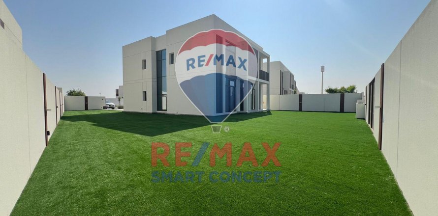 Vilë në Abu Dhabi, Emiratet e Bashkuara Arabe 4 dhoma gjumi, 876.1 m2. № 580488