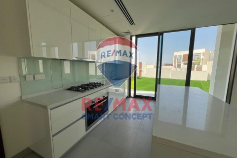 Vilë në Abu Dhabi, Emiratet e Bashkuara Arabe 4 dhoma gjumi, 876.1 m2. № 580488 - Foto 7