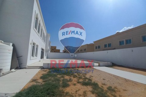 Vila di Khalifa City, Abu Dhabi, UAE 511 meter persegi № 570265 - foto 1