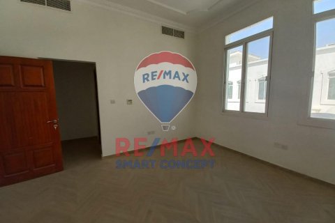 Vila di Khalifa City, Abu Dhabi, UAE 511 meter persegi № 570265 - foto 15
