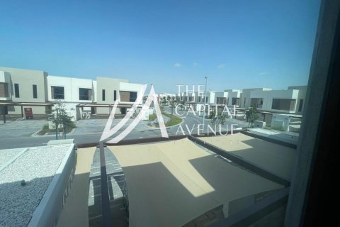 Townhouse on the Yas Island, Abu Dhabi, UAE 2 bedrooms, 124 sq.m. № 604694 - photo 1