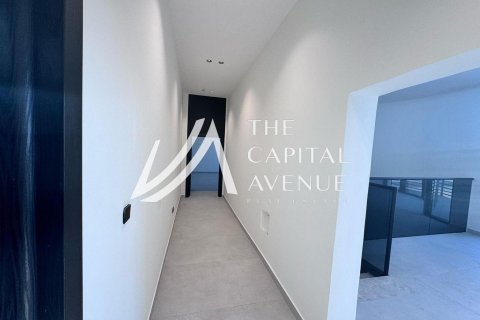 Villa in Khalifa City, Abu Dhabi, UAE 5 bedrooms, 968 sq.m. № 604695 - photo 10