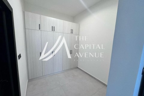 Villa in Khalifa City, Abu Dhabi, UAE 5 bedrooms, 968 sq.m. № 604695 - photo 18