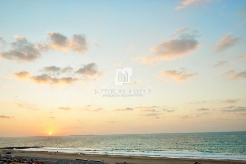 Apartmen di Jumeirah, Dubai, UAE 1 bilik tidur, 76 meter persegi № 593172 - foto 1