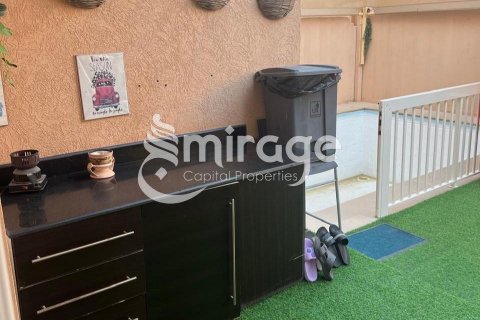 Shtëpi në qytet në Al Reef, Abu Dhabi, Emiratet e Bashkuara Arabe 5 dhoma gjumi, 273.4 m2. № 596949 - Foto 15