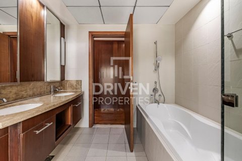 Apartment in Downtown Dubai (Downtown Burj Dubai), Dubai, UAE 2 bedrooms, 122 sq.m. № 603014 - photo 13