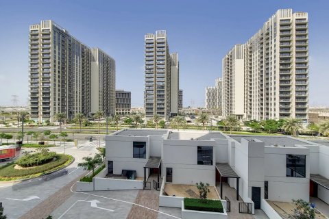 Пәтер Дубай, БАӘ-да 2 жатын бөлмелер, 92 м² № 542314 - фото 1