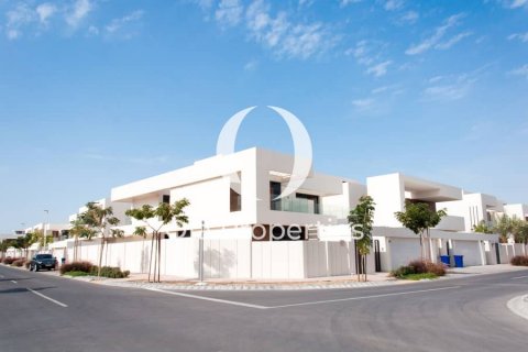 Villa on the Yas Island, Abu Dhabi, UAE 5 bedrooms, 644 sq.m. № 405330 - photo 1