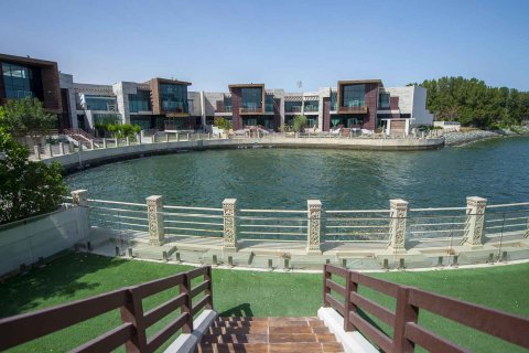 Al Maqtaa, Abu Dhabi, UAE의 HILLS ABU DHABI 번호 170174