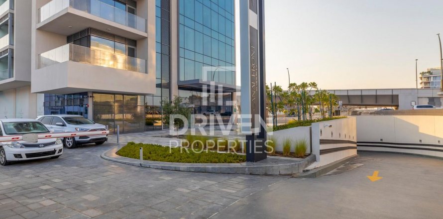 Apartment in Al Wasl, Dubai, UAE 2 bedrooms, 150 sq.m. № 601701