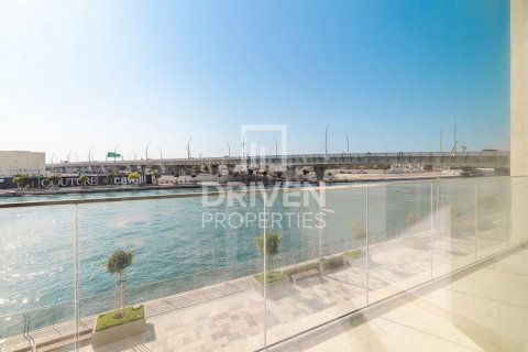 Apartment in Al Wasl, Dubai, UAE 2 bedrooms, 130 sq.m. № 602088 - photo 1
