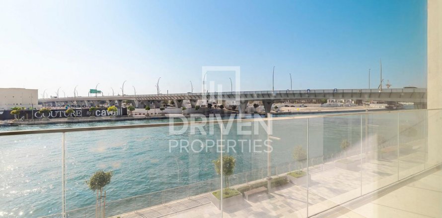 Apartment in Al Wasl, Dubai, UAE 2 bedrooms, 130 sq.m. № 602088