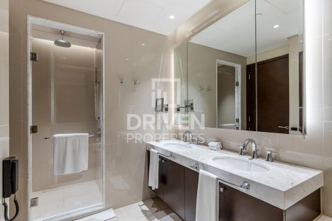 דירה למכירה ב Downtown Dubai (Downtown Burj Dubai), Dubai, איחוד האמירויות  2 חדרי שינה, 135 מ"ר, מספר 602208 - תמונה 7