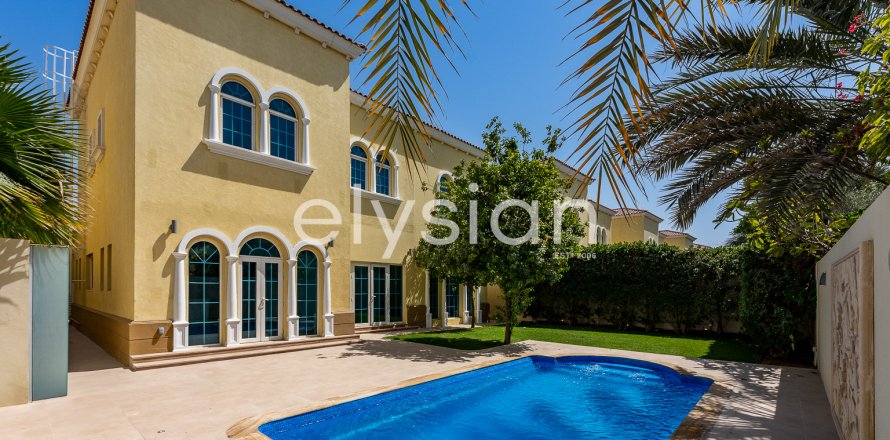 Villa in Jumeirah Park, Dubai, UAE 3 bedrooms, 510 sq.m. № 586166
