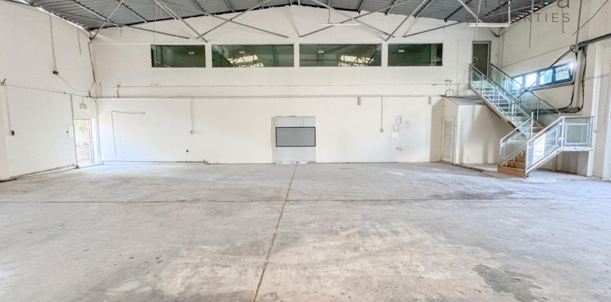 Warehouse in Al Qusais, Dubai, UAE 1393.5 sq.m. № 567174