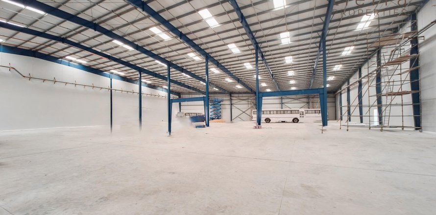 Magazinë në Al Quoz, Dubai, Emiratet e Bashkuara Arabe 3911.2 m2. № 567175