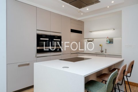 Apartment in Old Town, Dubai, UAE 3 bedrooms, 200 sq.m. № 627465 - photo 3