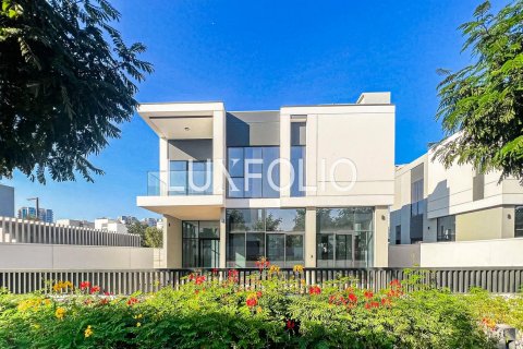 Villa in vendita a Al Furjan, Dubai, EAU 5 camere da letto, 425 mq. № 627469 - foto 1