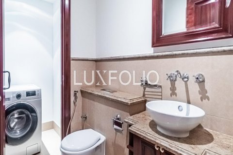 Apartmen di Old Town, Dubai, UAE 1 bilik tidur, 82 meter persegi № 627467 - foto 10