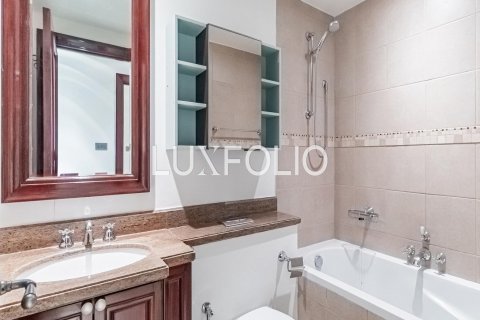 Apartmen di Old Town, Dubai, UAE 1 bilik tidur, 82 meter persegi № 627467 - foto 9