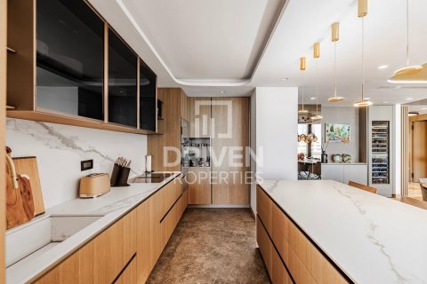 Apartment in Jumeirah, Dubai, UAE 3 bedrooms, 251 sq.m. № 601551 - photo 10