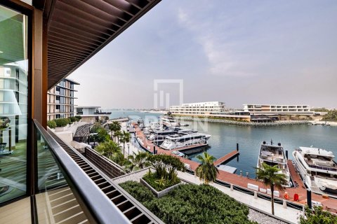 Apartment in Jumeirah, Dubai, UAE 3 bedrooms, 251 sq.m. № 601551 - photo 23