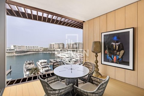 Apartment in Jumeirah, Dubai, UAE 3 bedrooms, 251 sq.m. № 601551 - photo 25