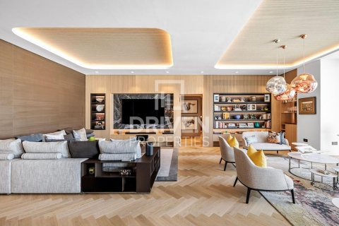 Apartment in Jumeirah, Dubai, UAE 3 bedrooms, 251 sq.m. № 601551 - photo 3