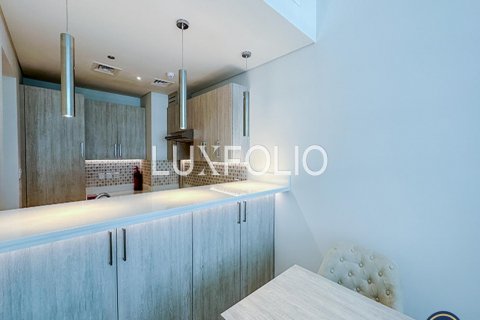 Apartment in Palm Jumeirah, Dubai, UAE 1 room, 33 sq.m. № 627940 - photo 7