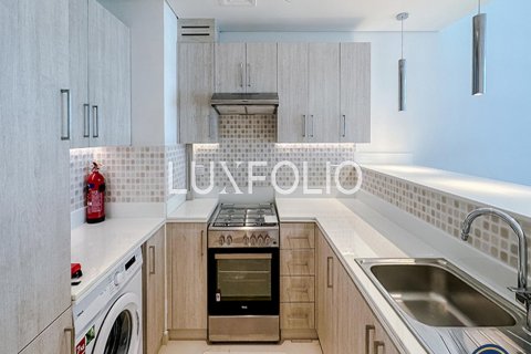 Apartment in Palm Jumeirah, Dubai, UAE 1 room, 33 sq.m. № 627940 - photo 13