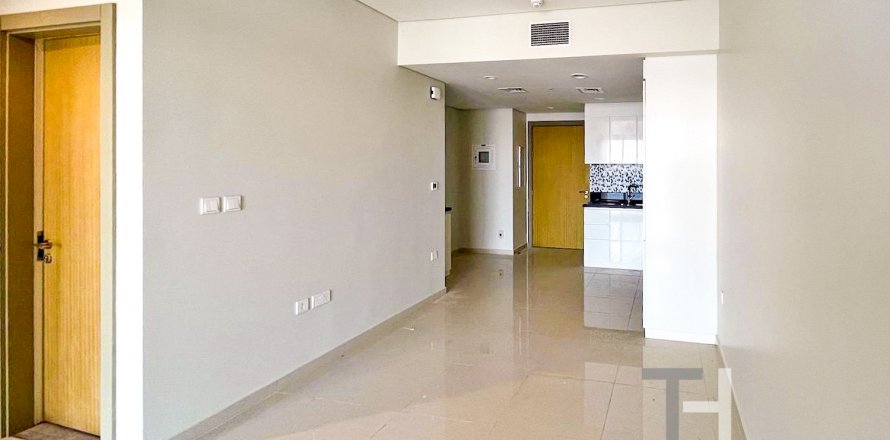 Apartament në Business Bay, Dubai, Emiratet e Bashkuara Arabe 2 dhoma gjumi, 75 m2. № 586773