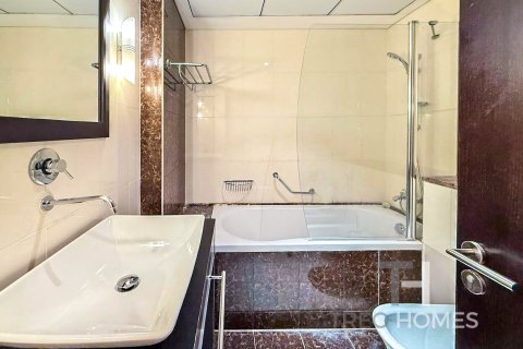 Apartmen di Jumeirah Lake Towers, Dubai, UAE 1 bilik tidur, 91 meter persegi № 586769 - foto 8