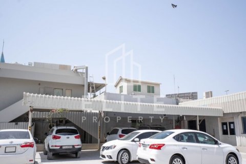 Factory in Al Quoz, Dubai, UAE 8268 sq.m. № 620276 - photo 7