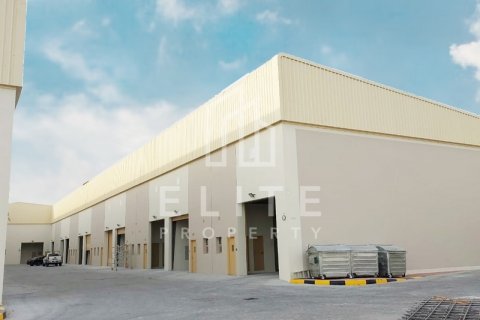 Warehouse in Dubai Investment Park, UAE 4873 sq.m. № 620270 - photo 2