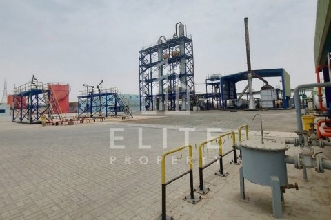 Hamriyah Free Zone、Sharjah、UAE にある工場販売中 2052 m2、No620275 - 写真 2