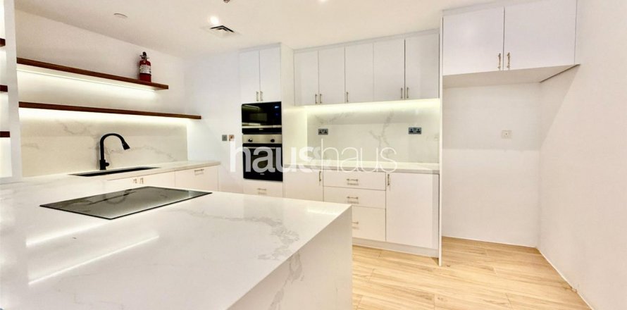 Apartment in Jumeirah Beach Residence, Dubai, UAE 5 bedrooms, 409 sq.m. № 625986