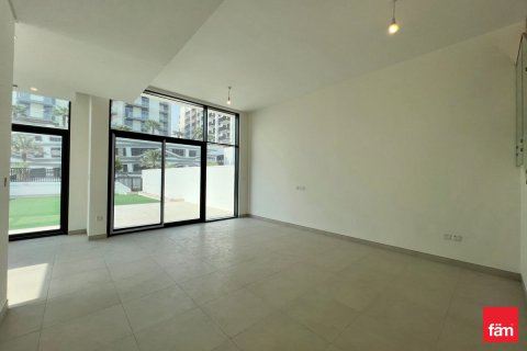 Al Furjan, Dubai, UAE의 임대용 타운하우스 침실 4개, 400.4제곱미터 번호 632924 - 사진 1